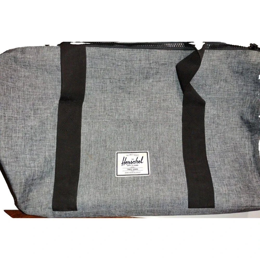 Herschel Gray Grip Gym Bag Side pockets w/snaps front pocket spacious 22x14x13